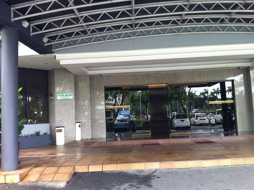 Kingwood Hotel Kuching Exterior photo